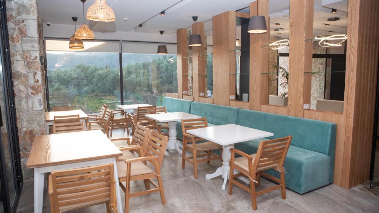 Hotel 체파로 외부 사진